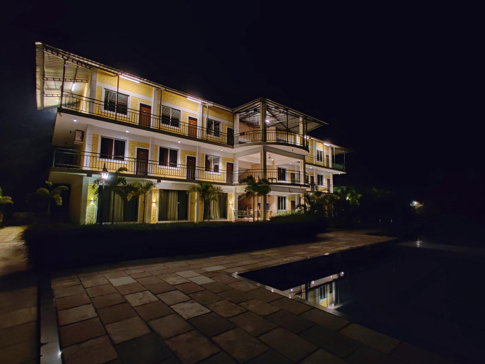 The Kanila Resort Karjat Esterno foto