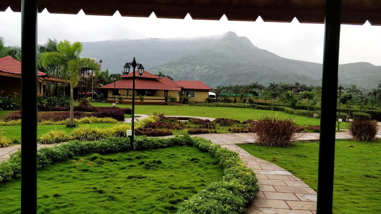 The Kanila Resort Karjat Esterno foto
